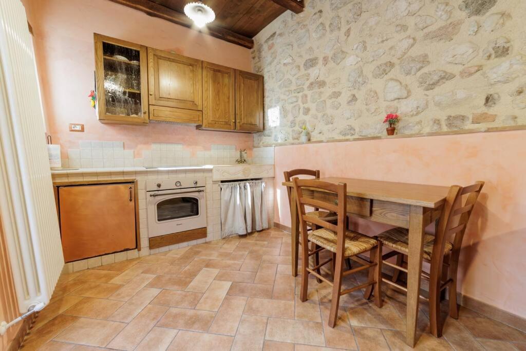 Appartamento Venturini Trevi Exterior photo