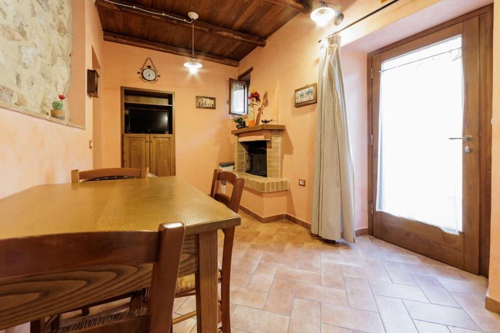 Appartamento Venturini Trevi Exterior photo
