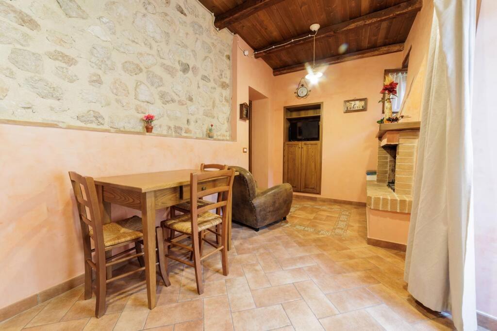 Appartamento Venturini Trevi Exterior photo